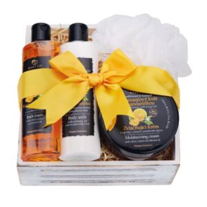 Poklon kutija kozmetike sa mirisom pomorandžinog cveta i mandarine – aromaterapijska nega za osveženje i opuštanje kože.